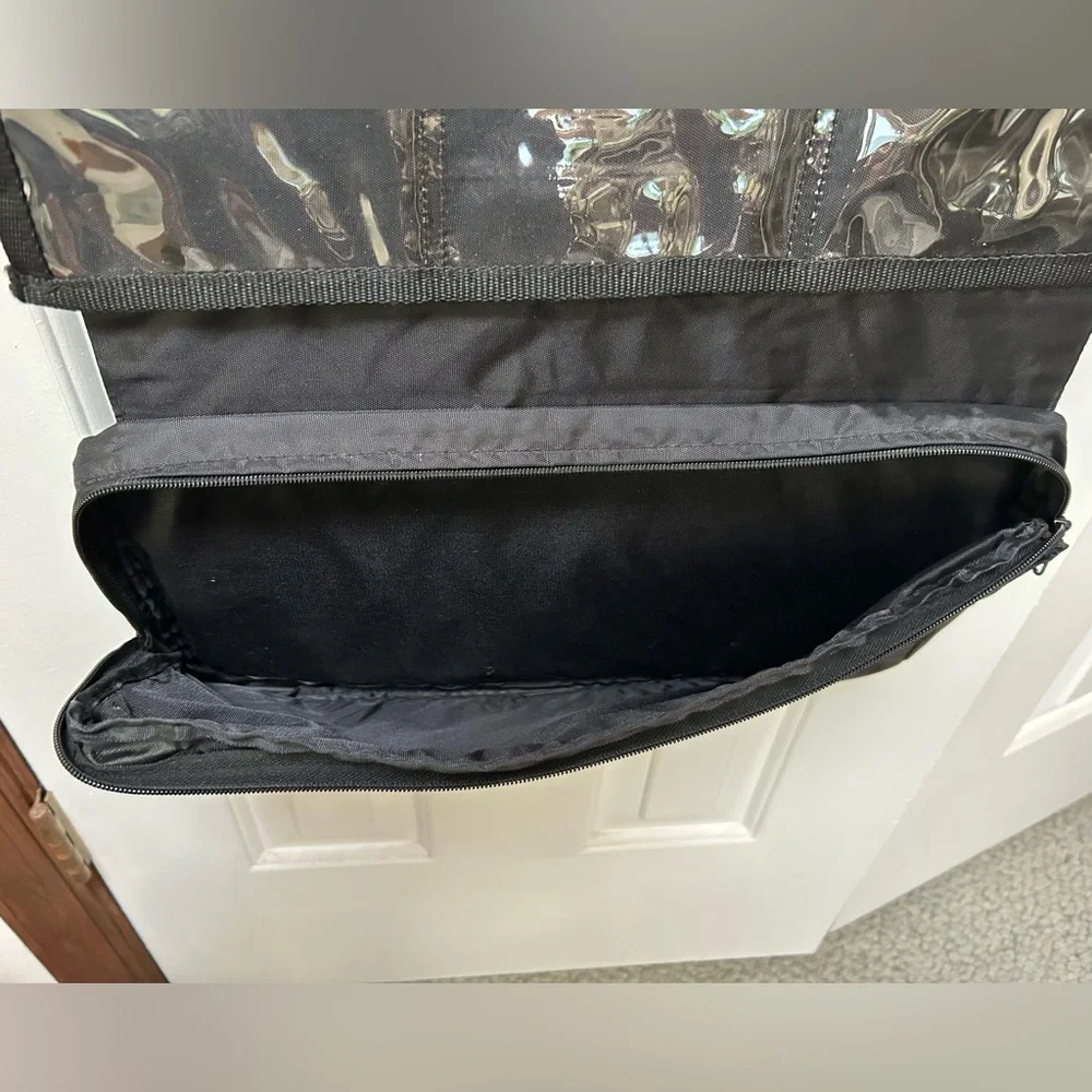 Folding Hanging Organizer, makeup, storage or travel bag. Very lg, many sections